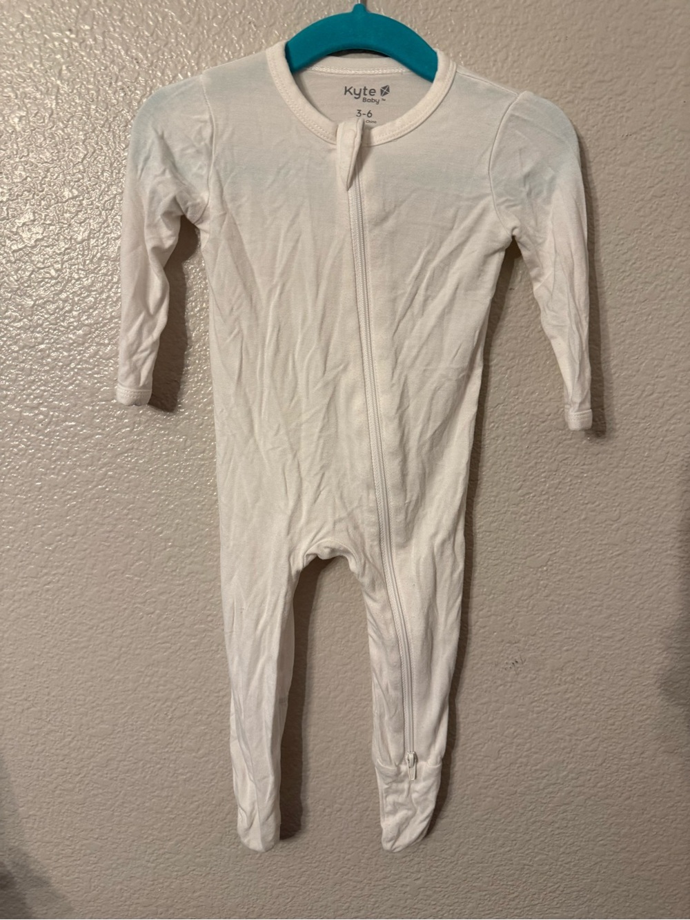 Kyte BABY White Organic Cotton Zip Footed One-Piece